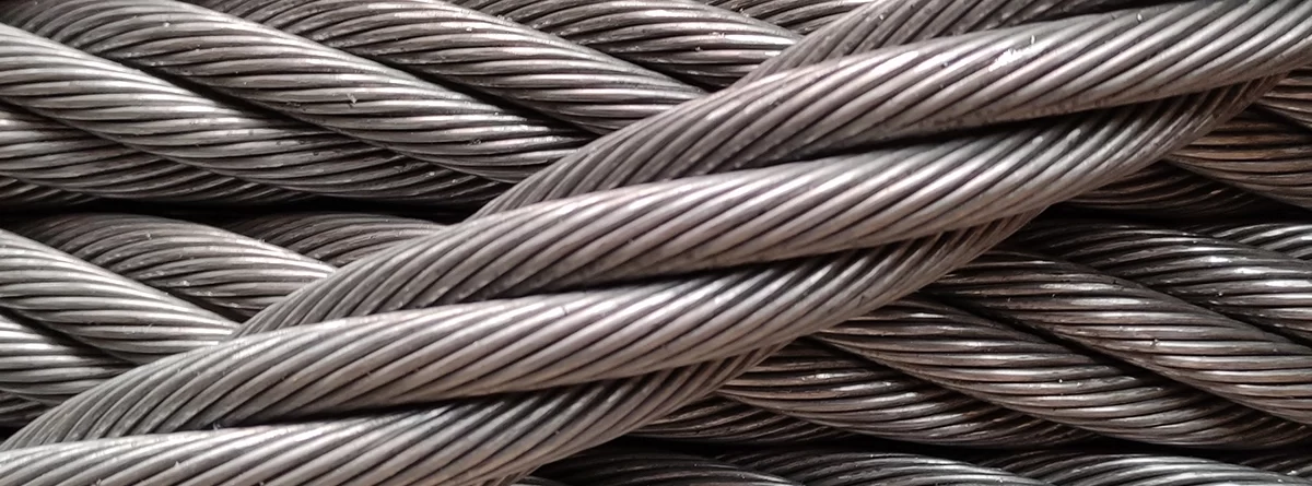 Vida útil de los cables de acero: factores que la alargan o reducen