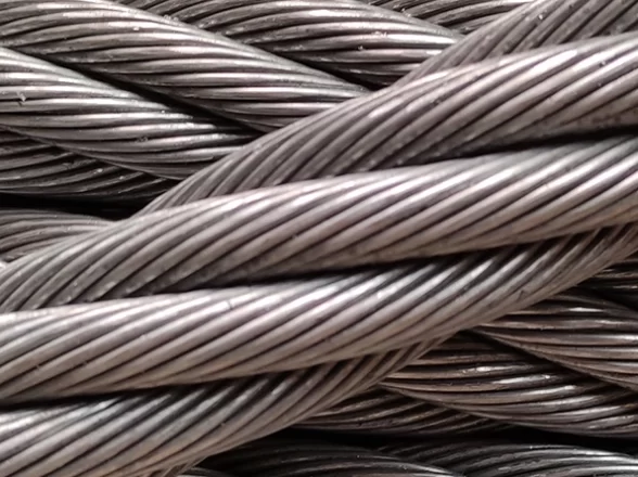 Vida útil de los cables de acero: factores que la alargan o reducen